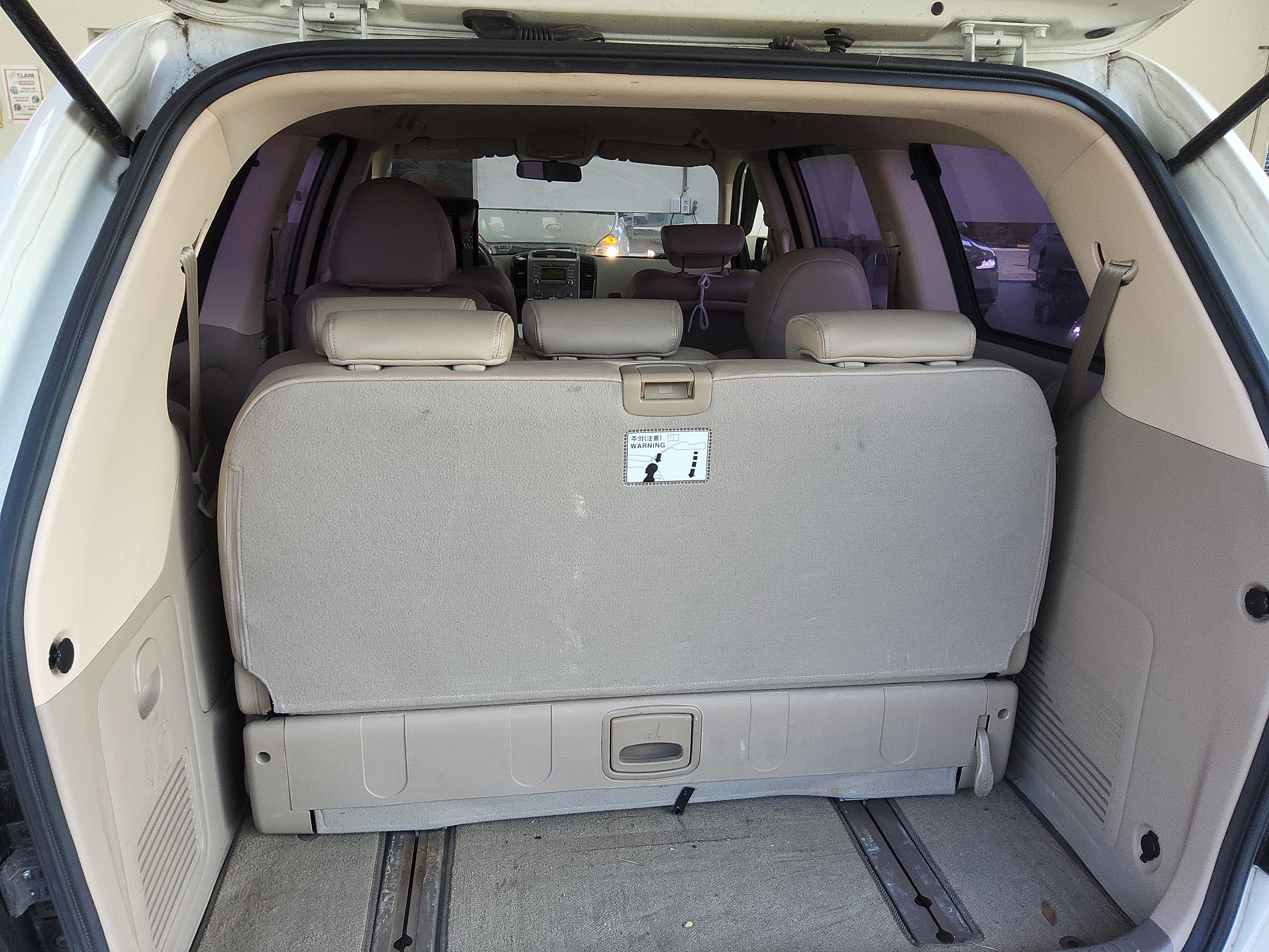 Kia Carnival 2014 - Image 14