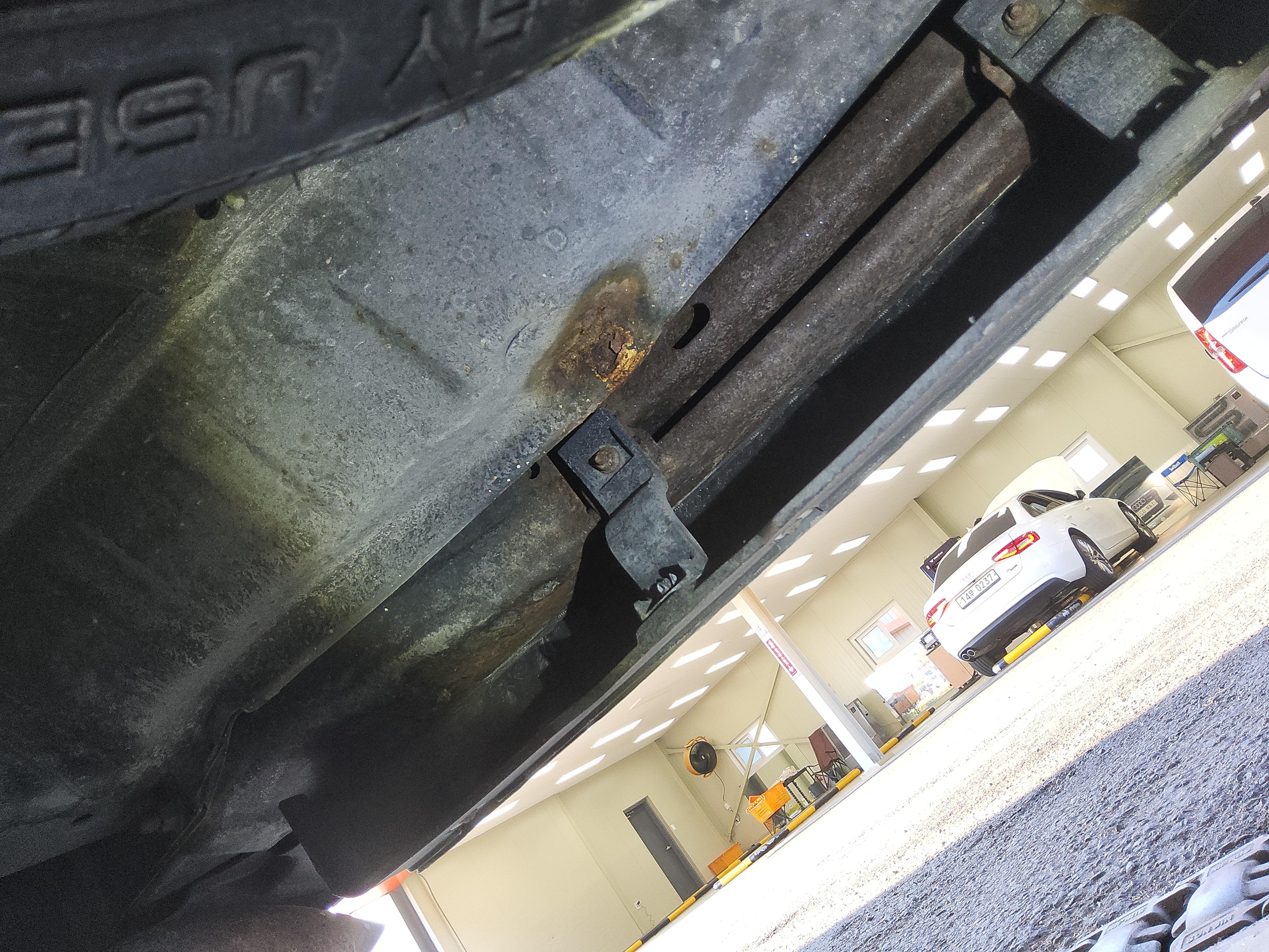 Kia Carnival 2014 - Image 19