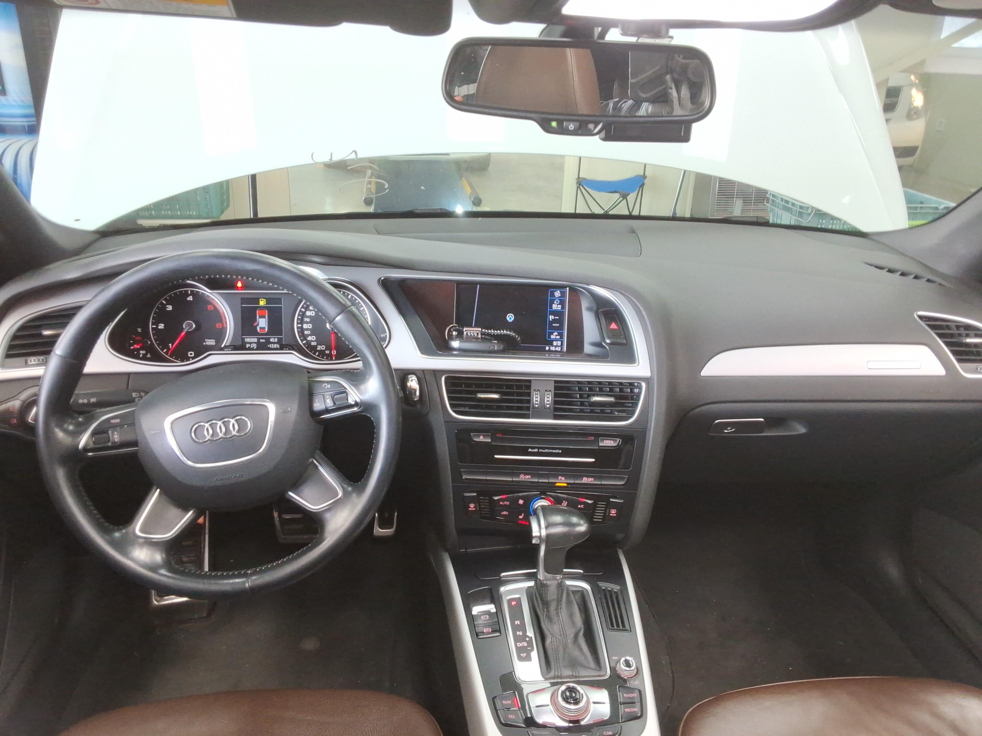 Audi A4 2015 - Image 10