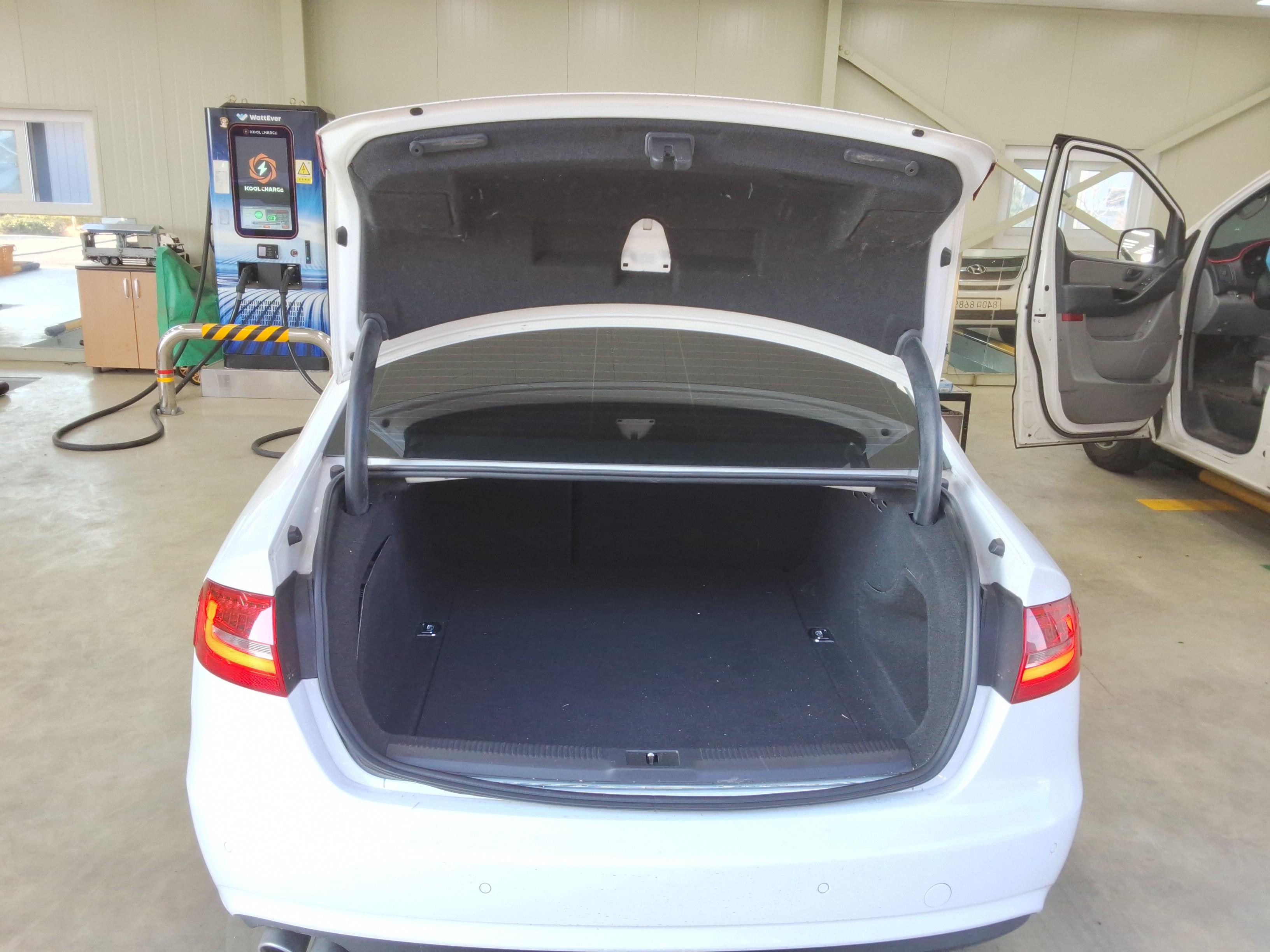 Audi A4 2015 - Image 12