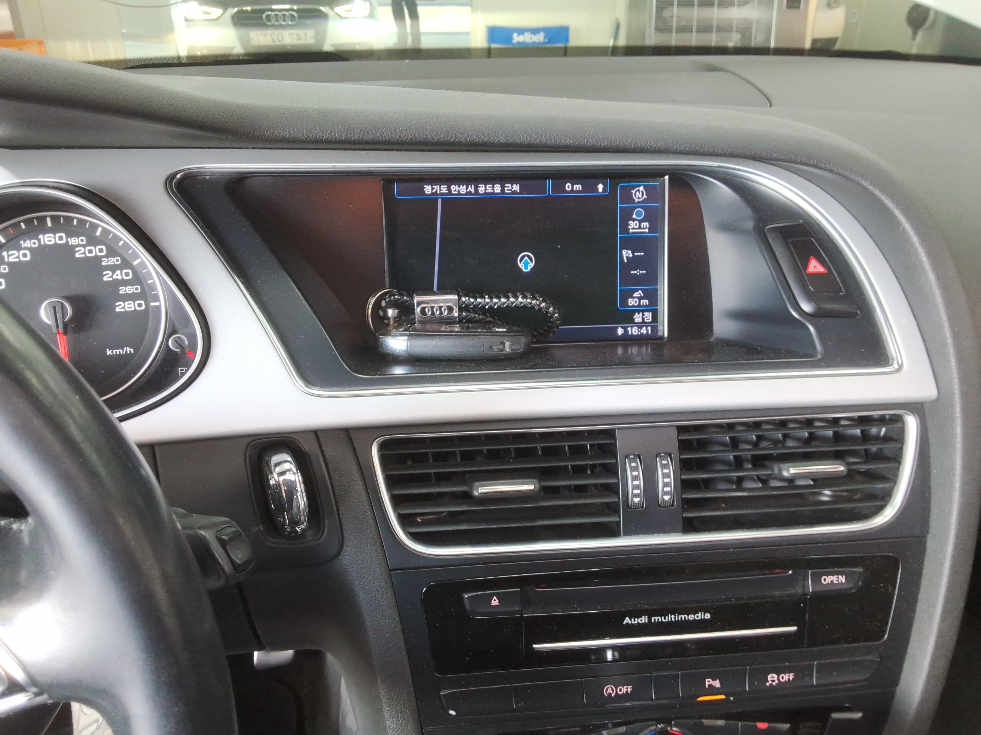 Audi A4 2015 - Image 18