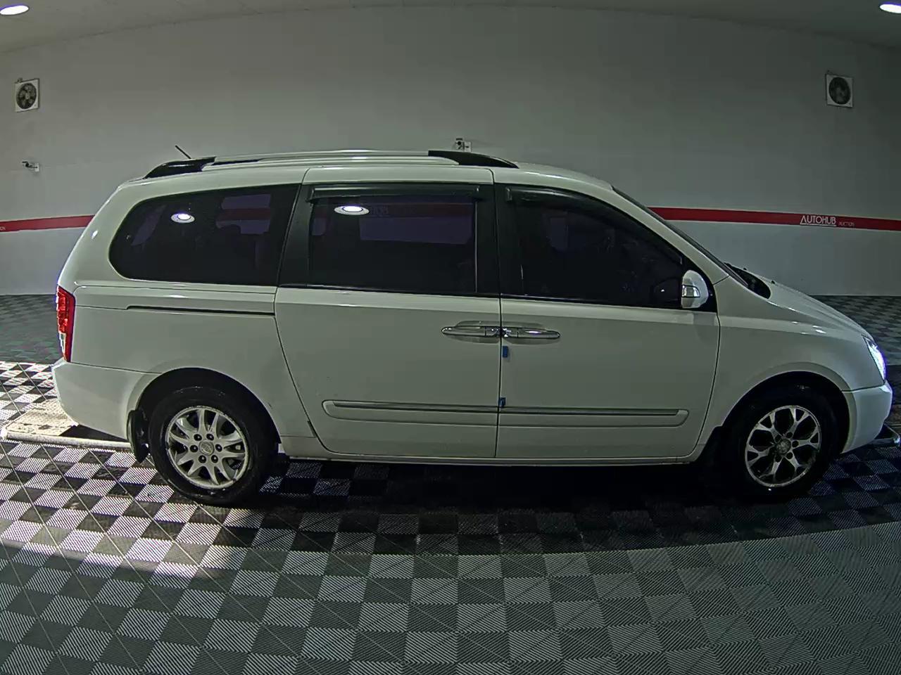 Kia Carnival 2014 - Image 3