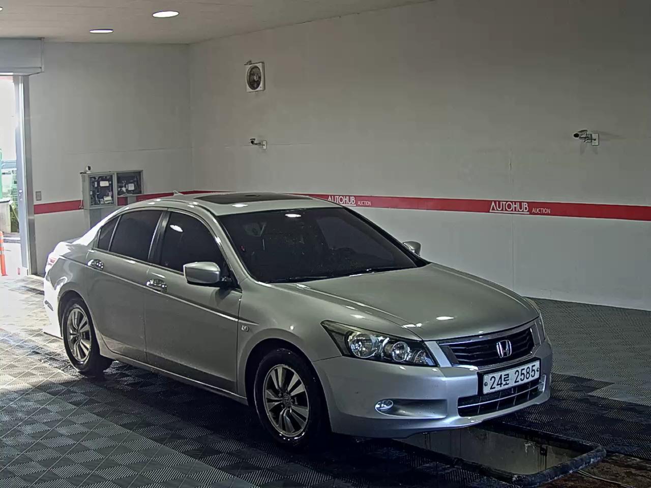 Honda All New Accord 2010 - Image 2