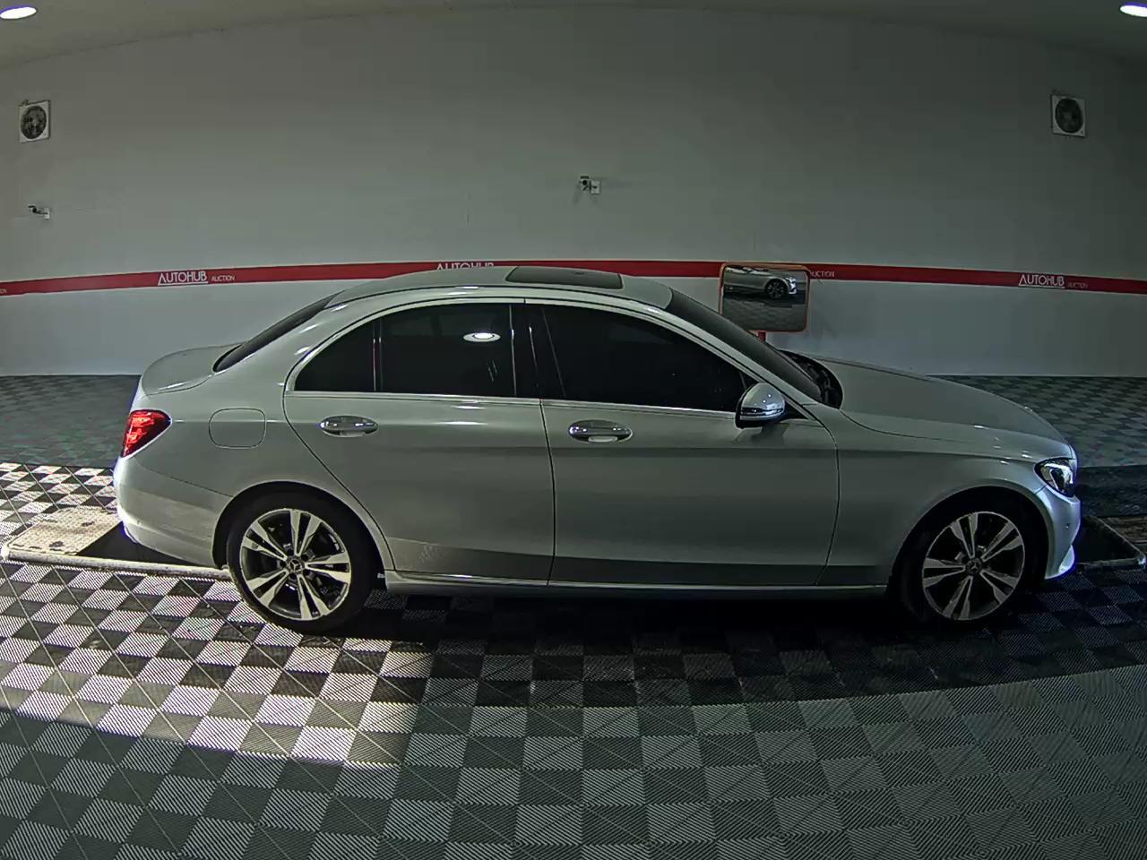 Mercedes-Benz C-Class 2018 - Image 3