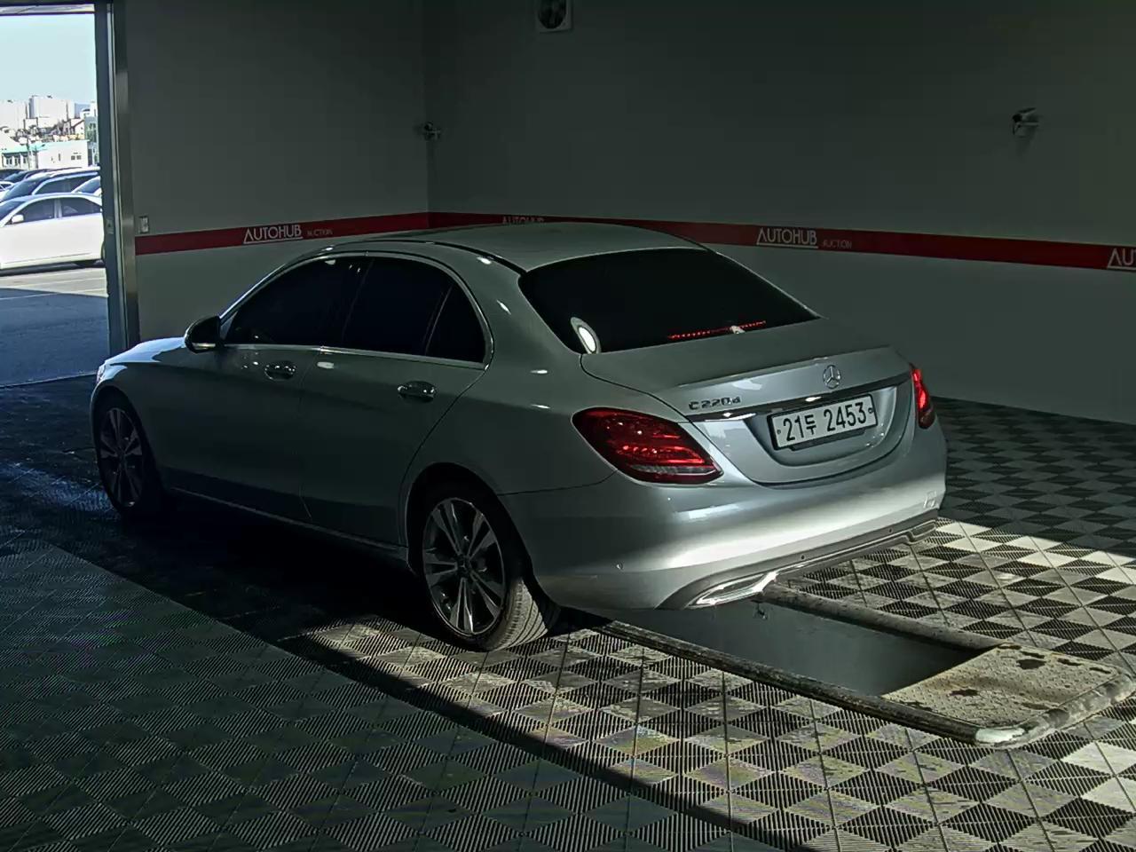 Mercedes-Benz C-Class 2018 - Image 5