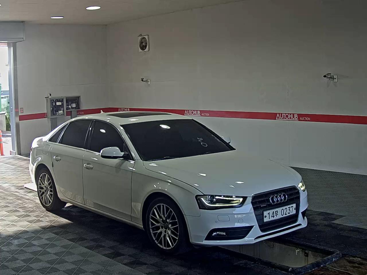 Audi A4 2015 - Image 2