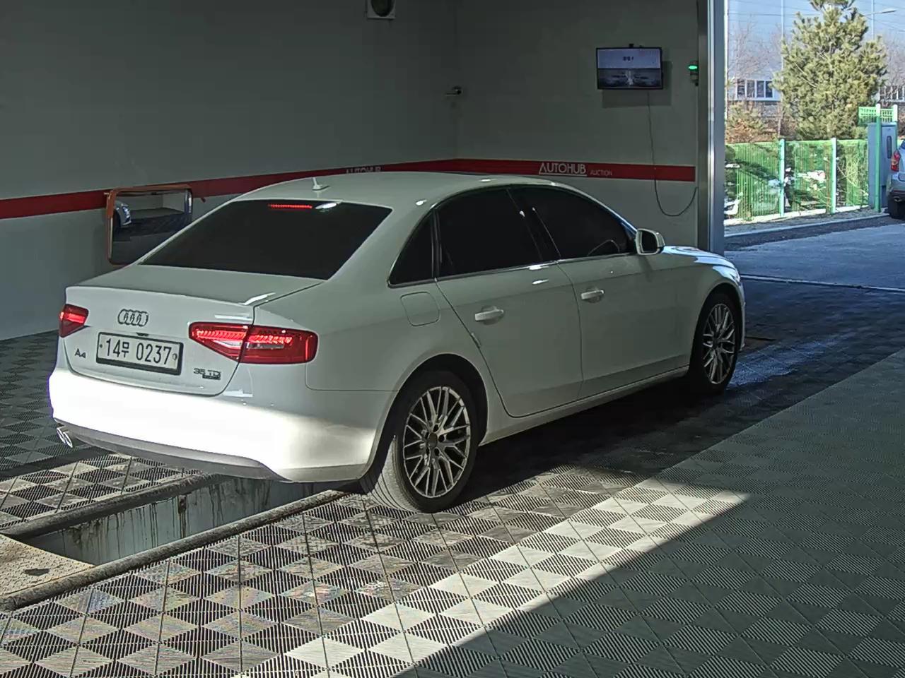 Audi A4 2015 - Image 4