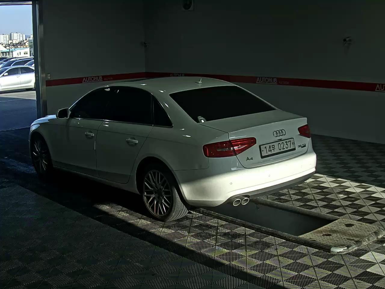 Audi A4 2015 - Image 5